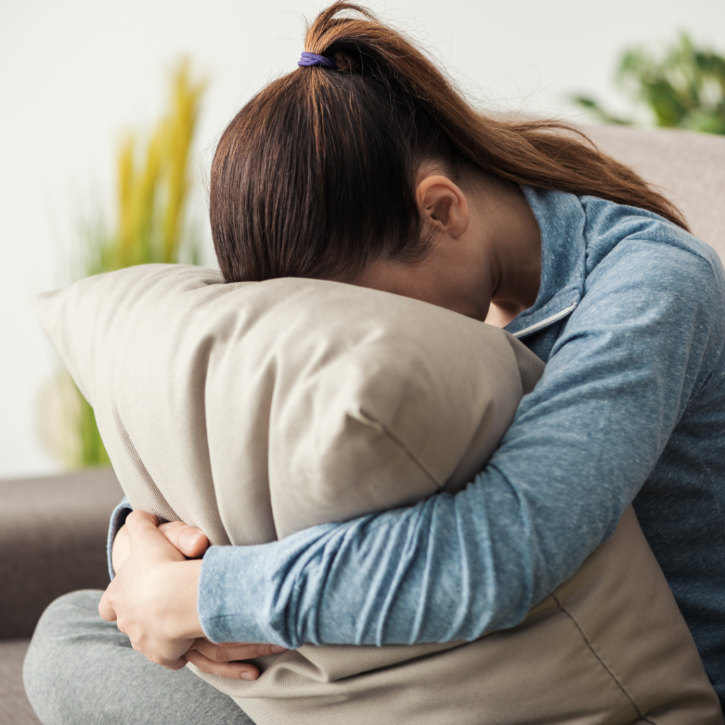 dark brown period blood causes
